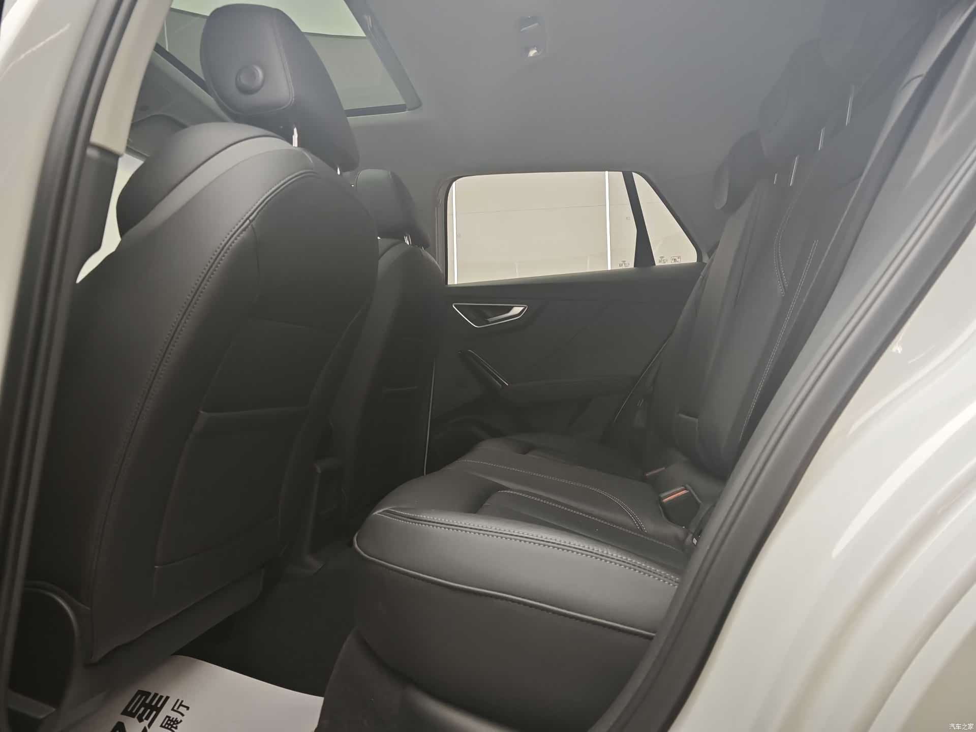 Audi Q2L, 2024 16