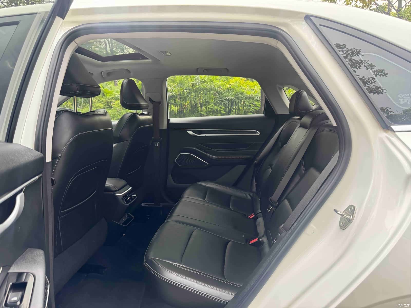 Geely Emgrand, 2022 10