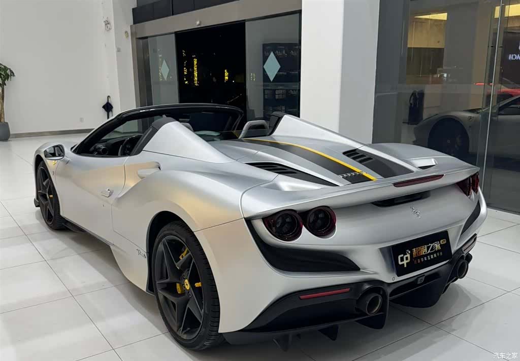 Ferrari F8, 2023 7