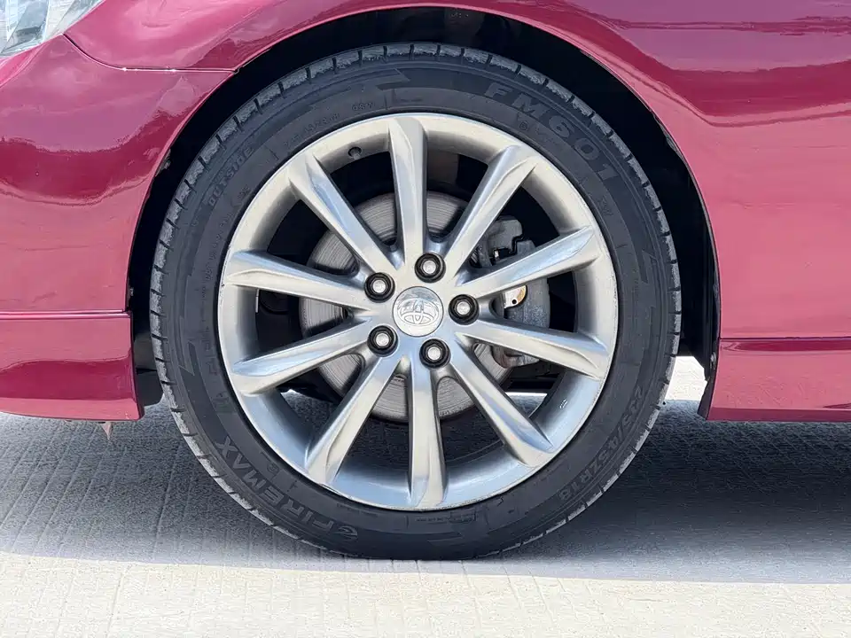 Toyota Reiz