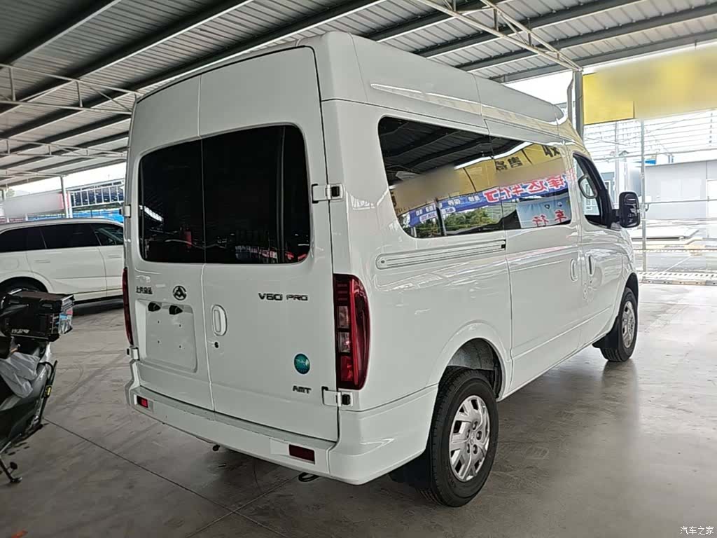 Maxus V80, 2025 7