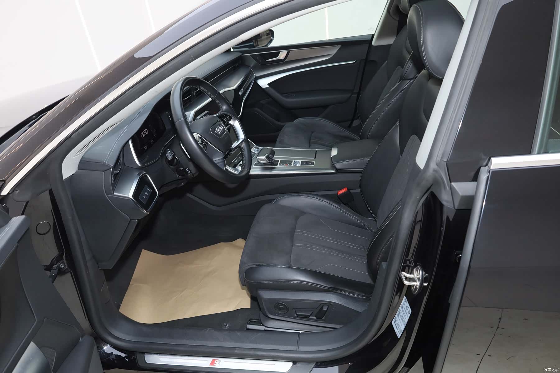 Audi A7L, 2024 26