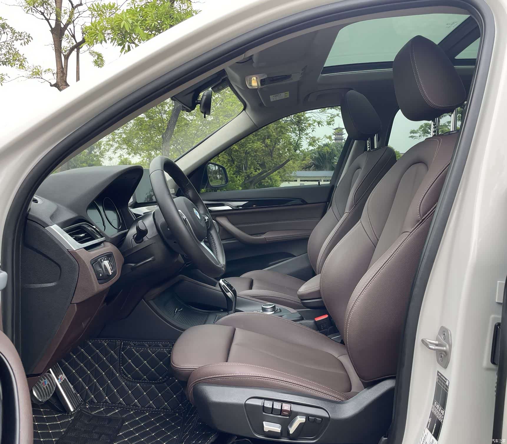 BMW X1, 2022 все фото