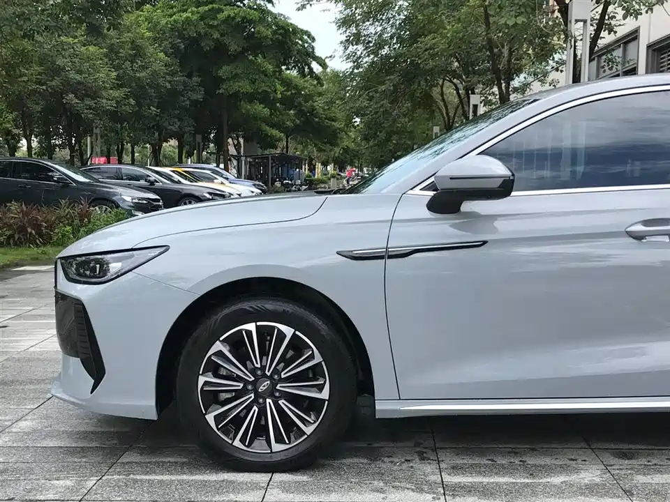 Chery Fulwin Fengyun A8L