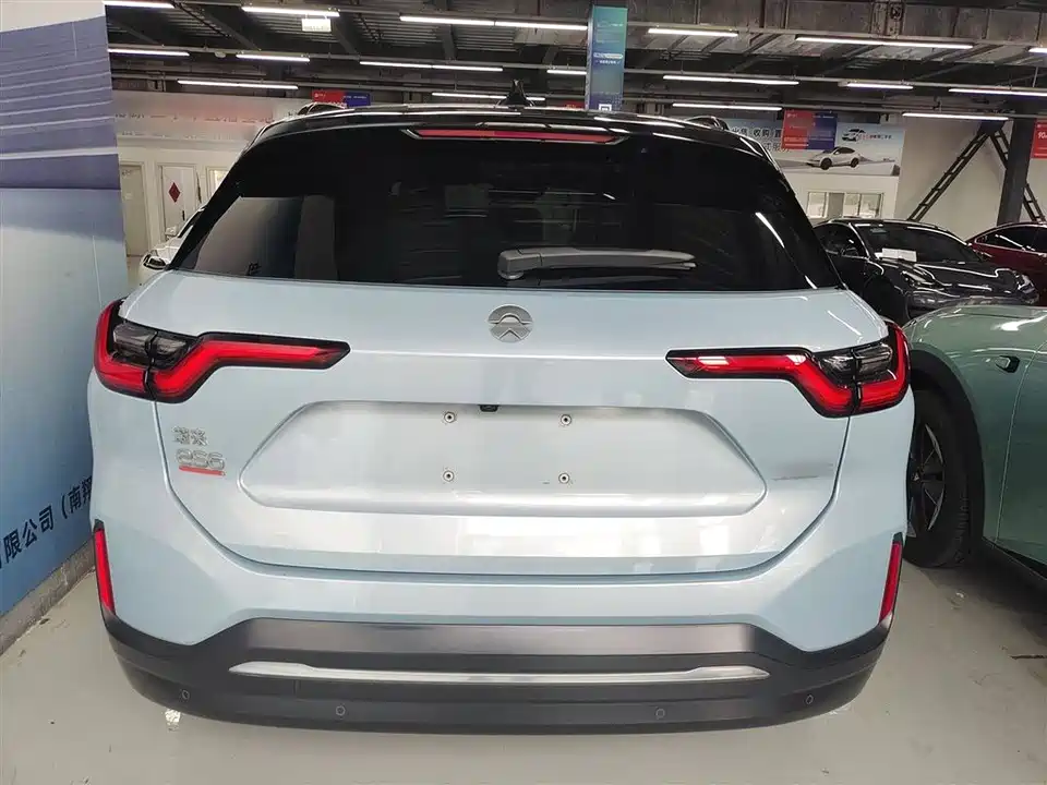 NIO ES6
