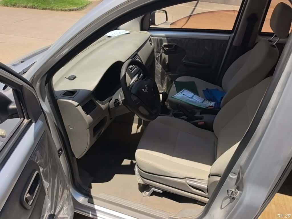 Wuling V, 2018 16