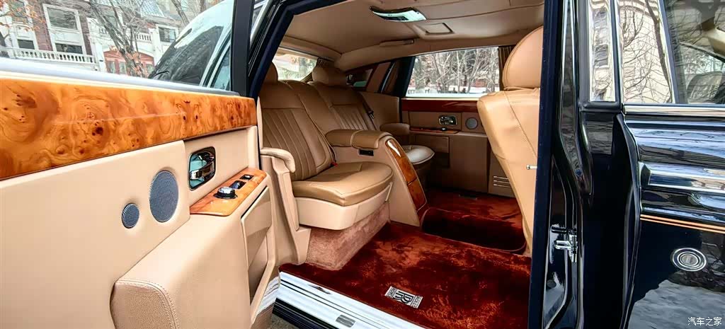 Rolls-Royce Phantom, 2011 6