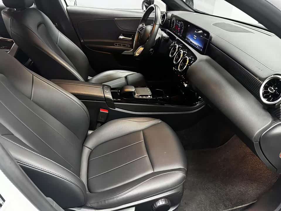 Mercedes-Benz Class A Mercedes-Benz Class A