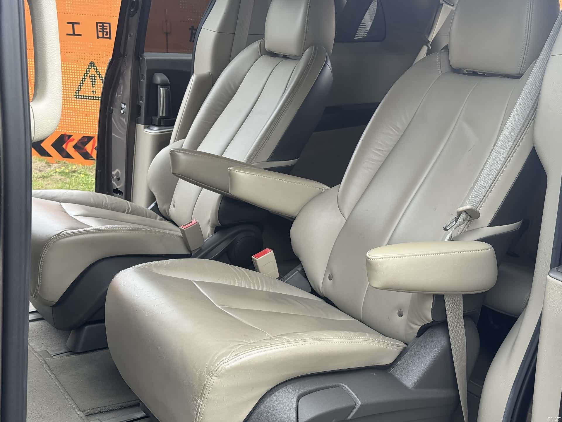 Buick GL8, 2011 18