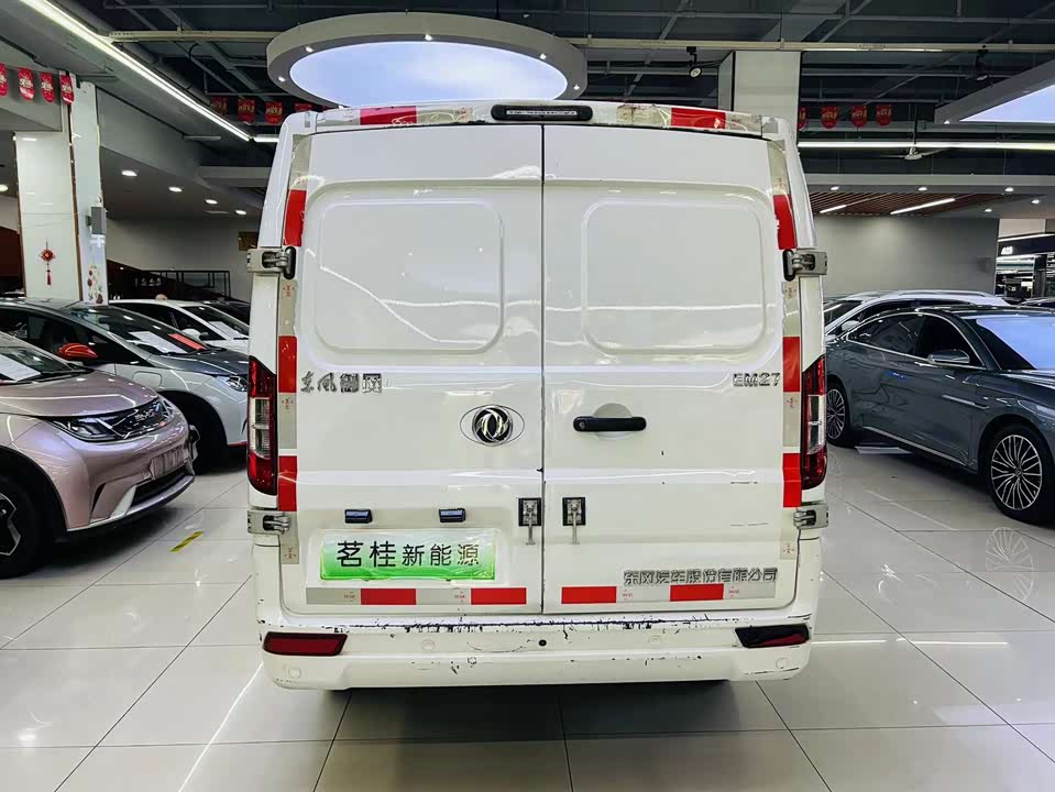 Dongfeng Yufeng EM27