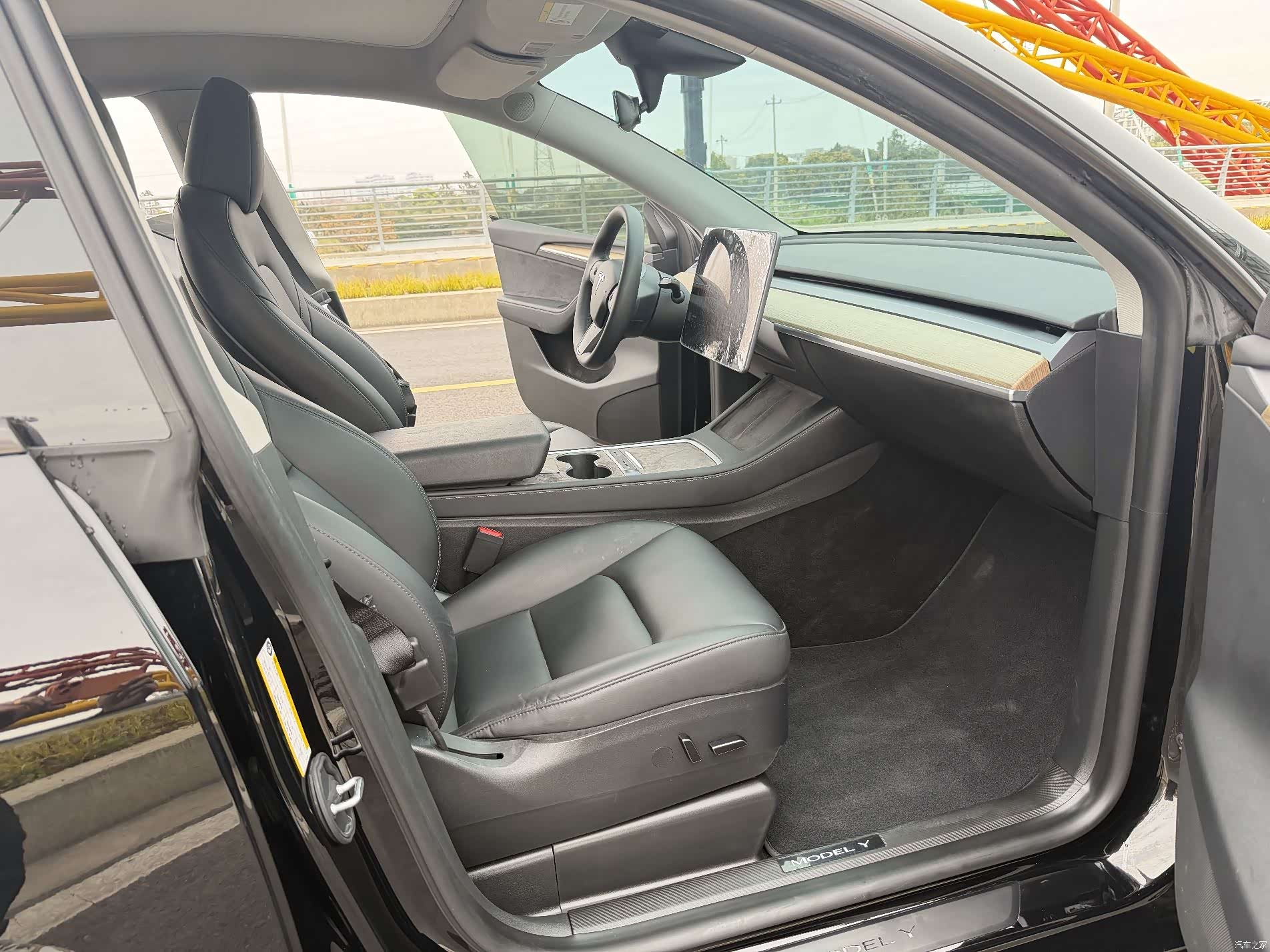 Tesla Model Y, 2021 4
