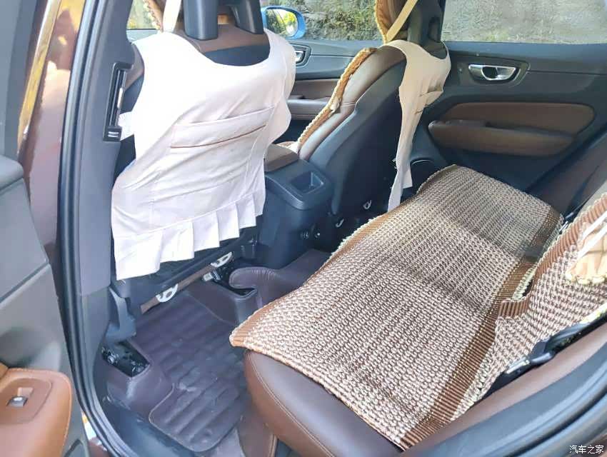 Volvo XC60, 2018 все фото