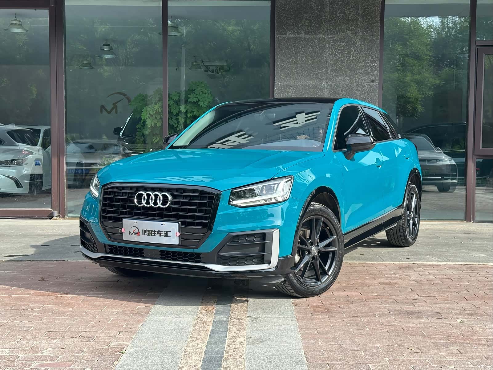 Audi Q2L, 2018 1