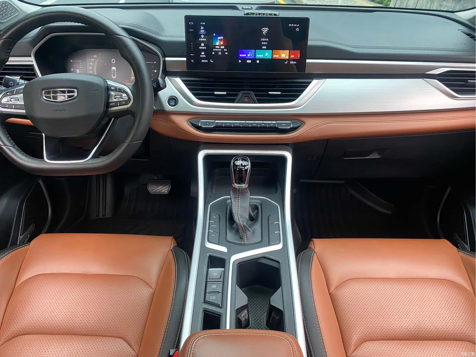 Geely X6, 2019 11