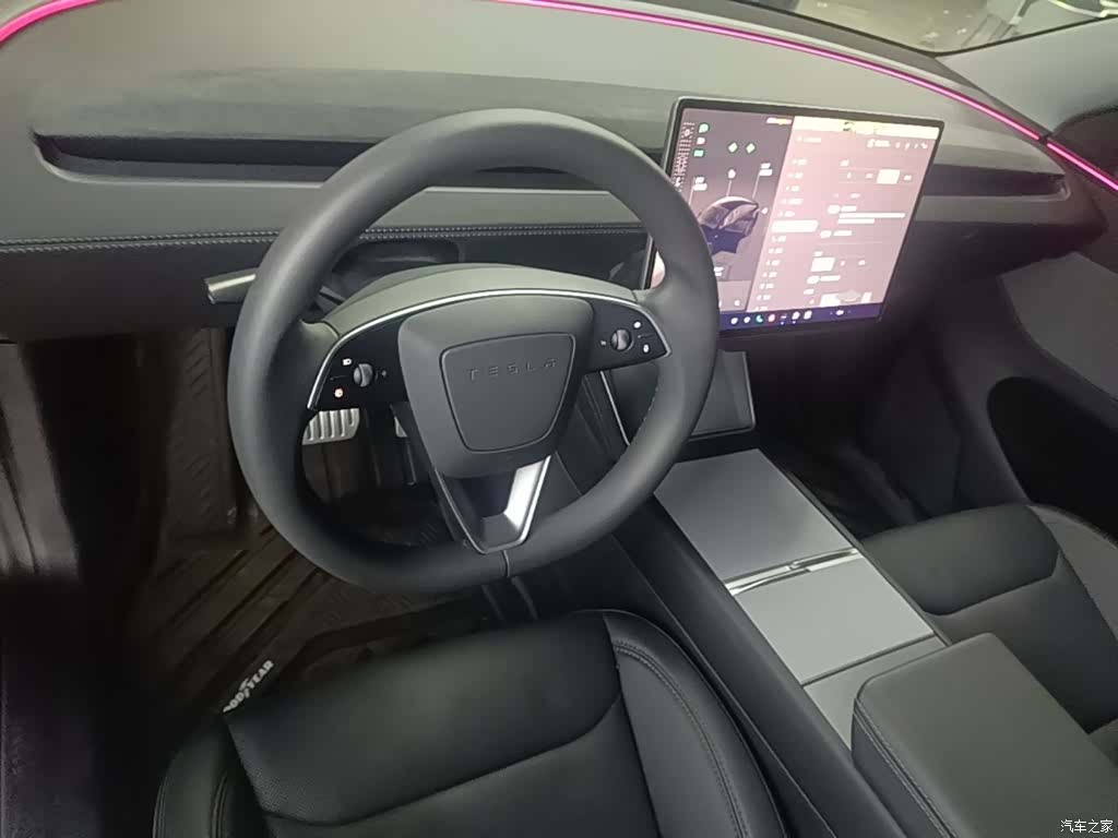 Tesla Model Y, 2025 11