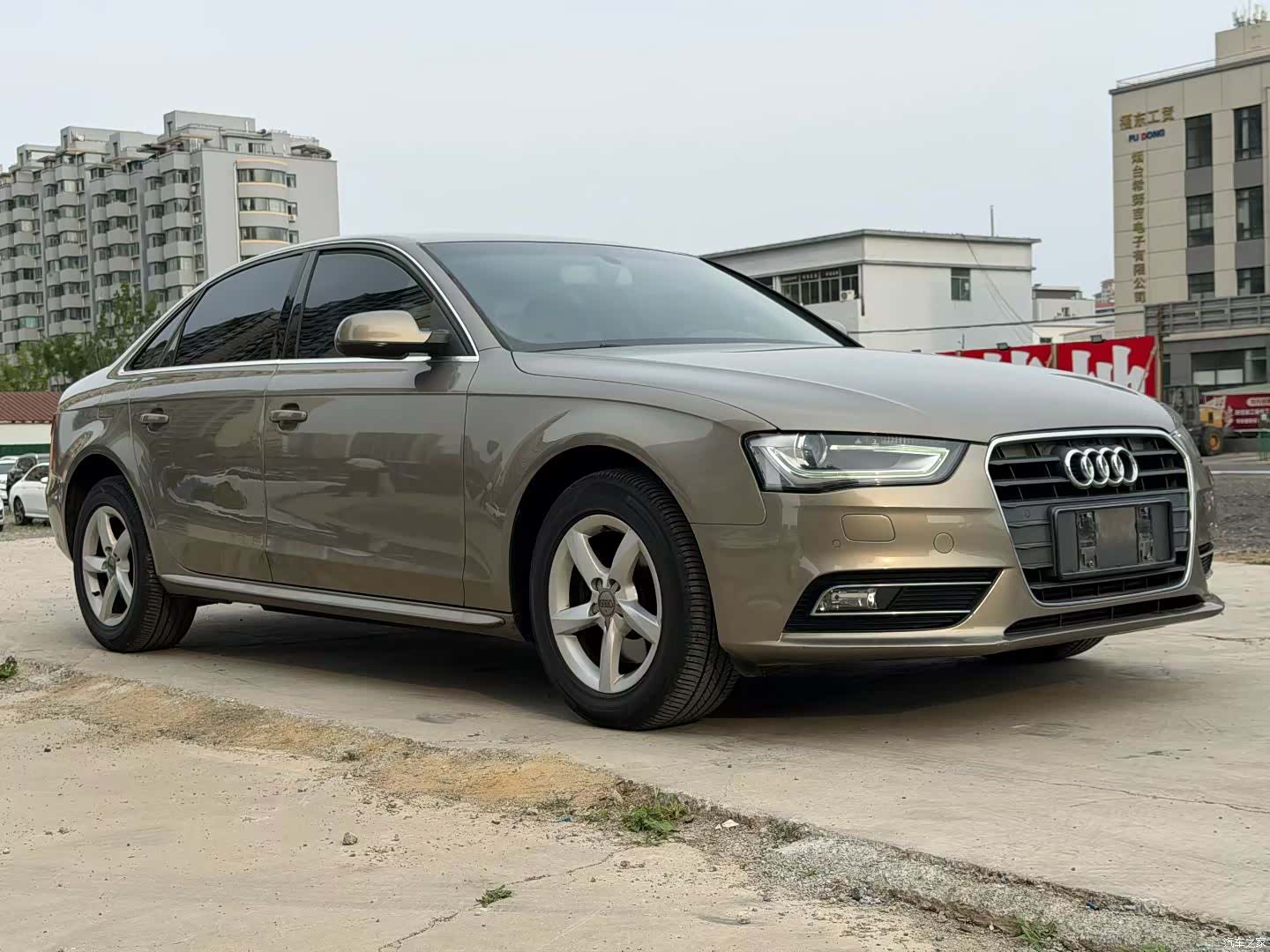 Audi A4L, 2014 6