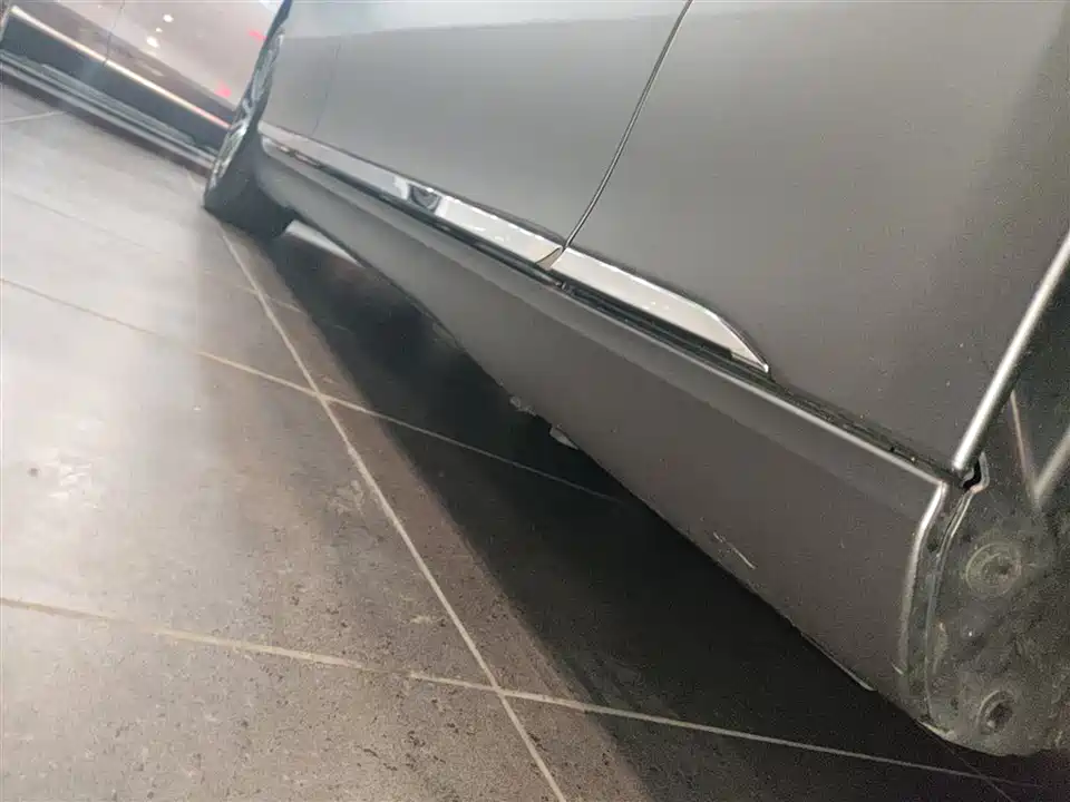 Mercedes-Benz EQS