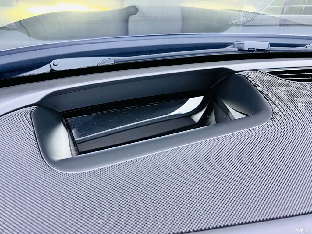 Mercedes-Benz GLE, 2024 15