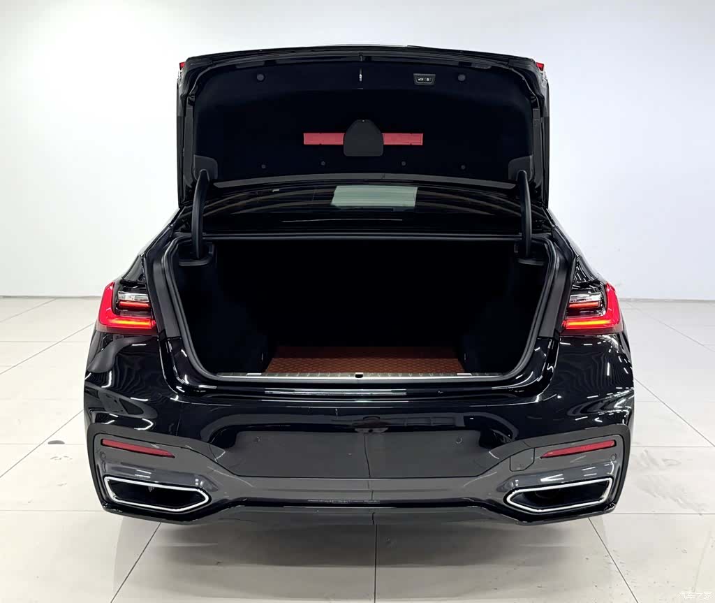 BMW 7 Series, 2019 все фото