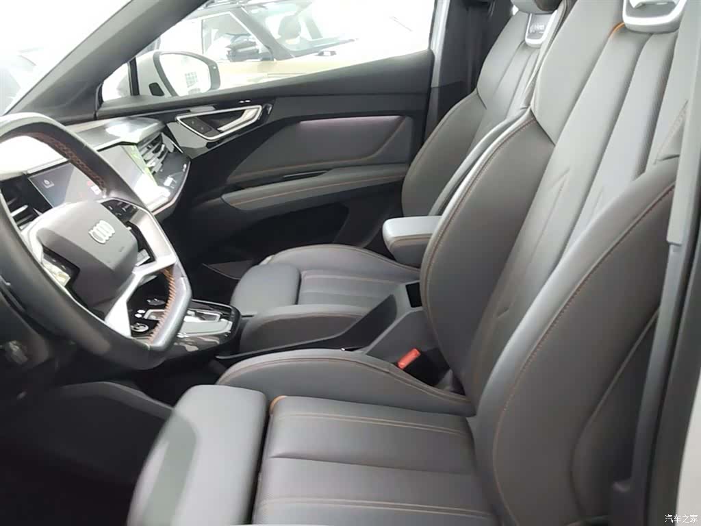 Audi Q4 e-tron, 2025 15