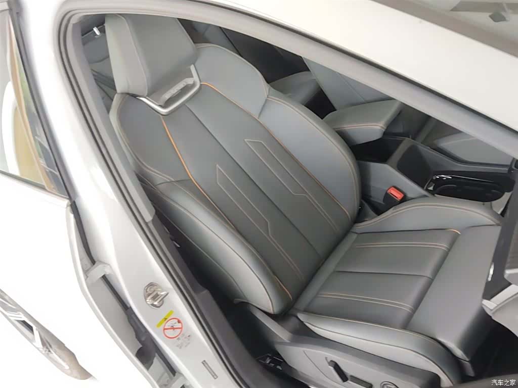 Audi Q4 e-tron, 2025 25