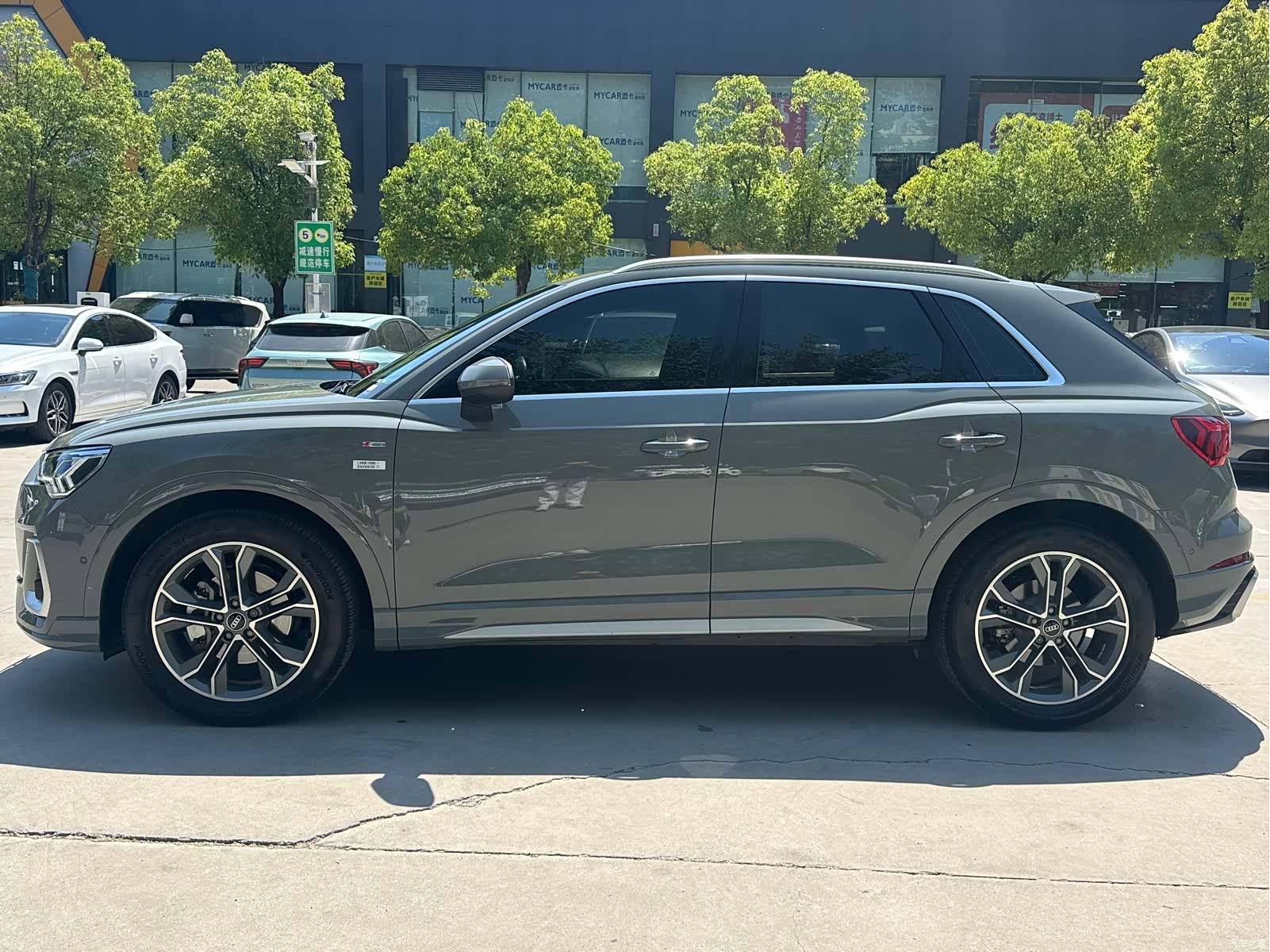 Audi Q3, 2024 3