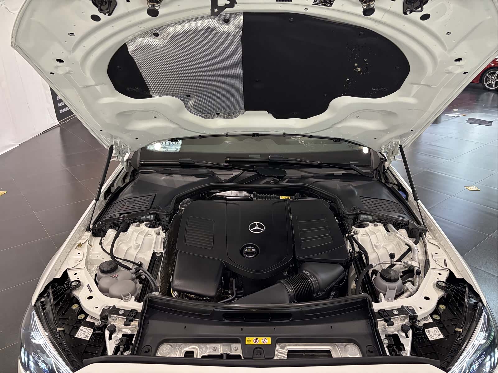 Mercedes-Benz C-Class, 2025 19