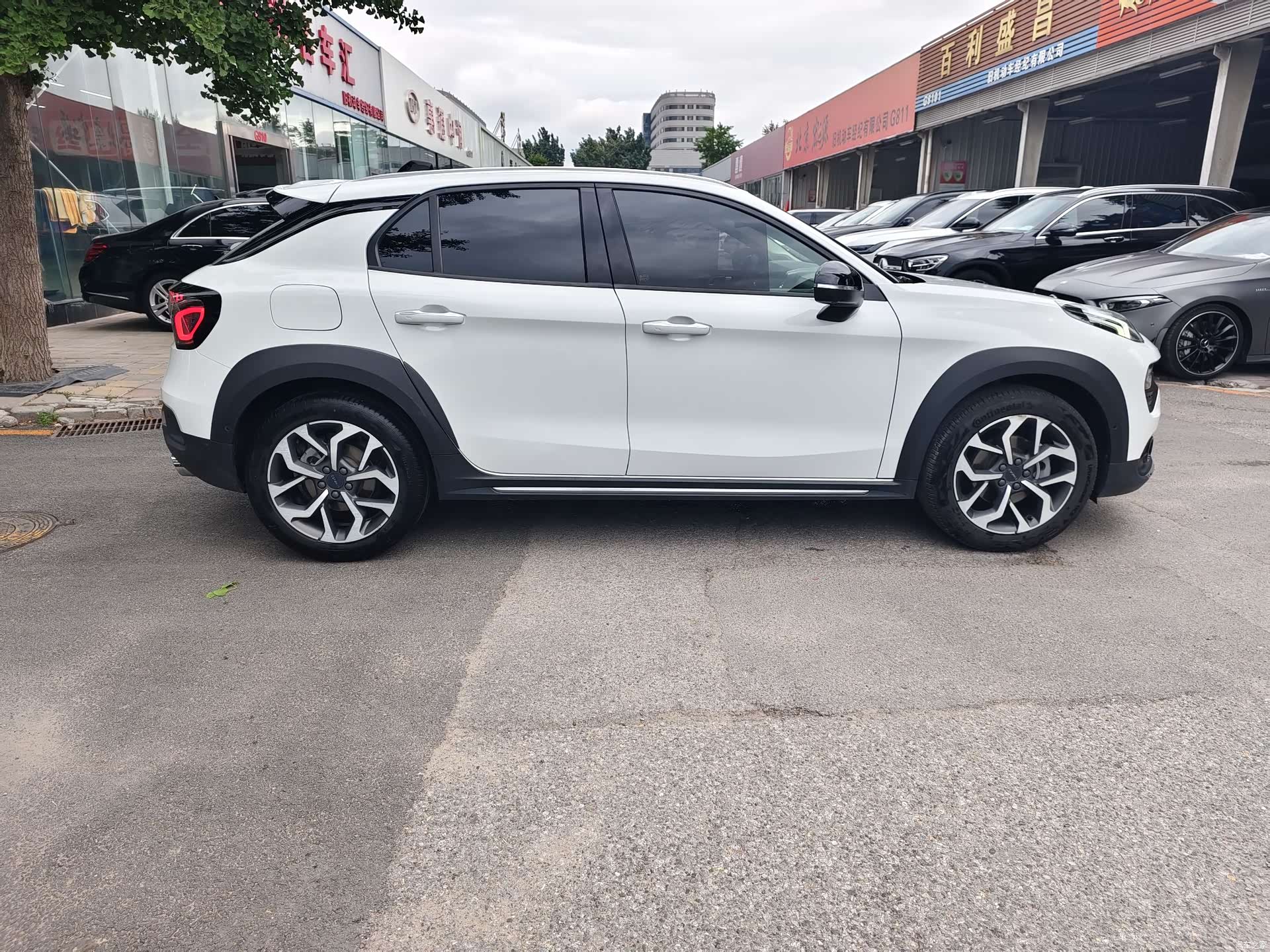 Lynk & Co 01, 2019 все фото