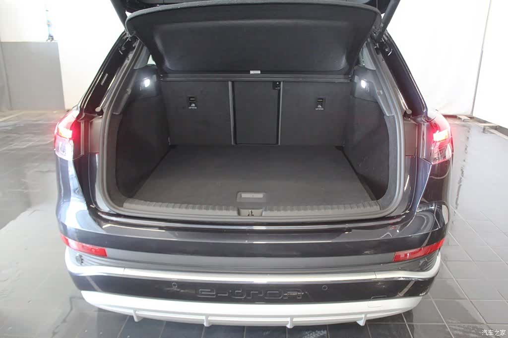 Audi Q4 e-tron, 2025 7