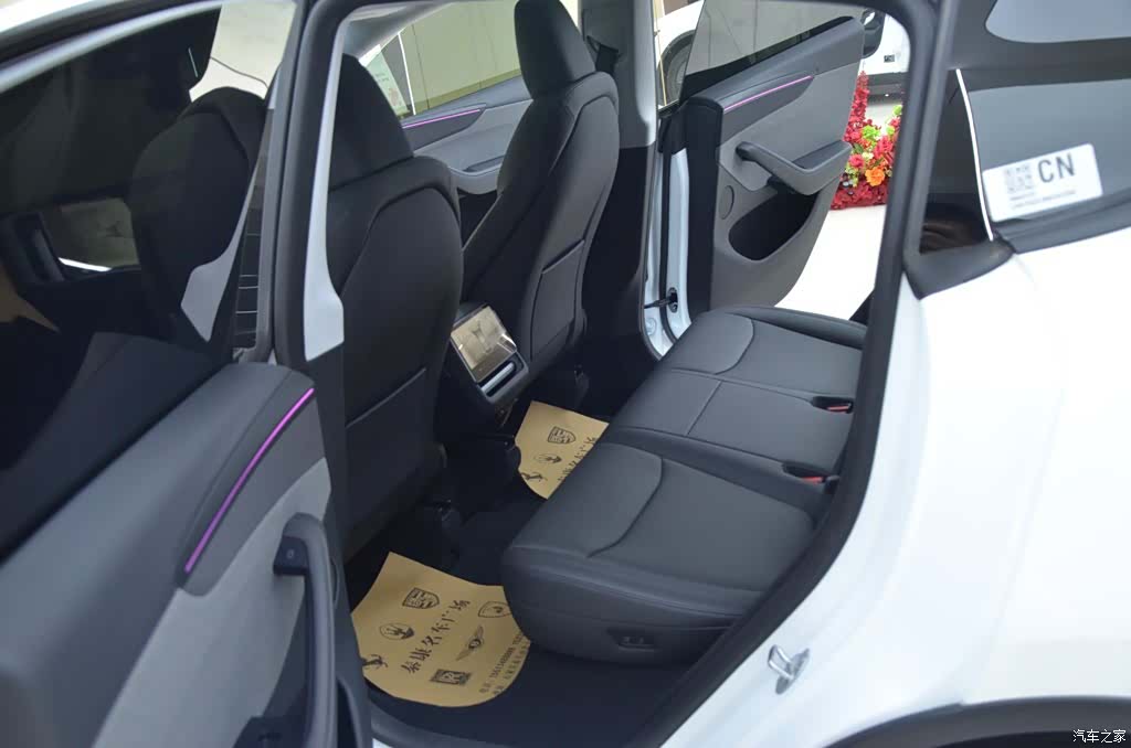 Tesla Model Y, 2025 все фото