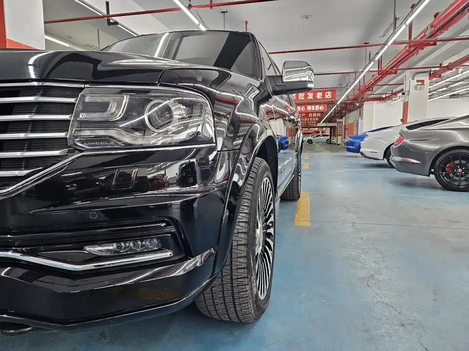 Lincoln Navigator