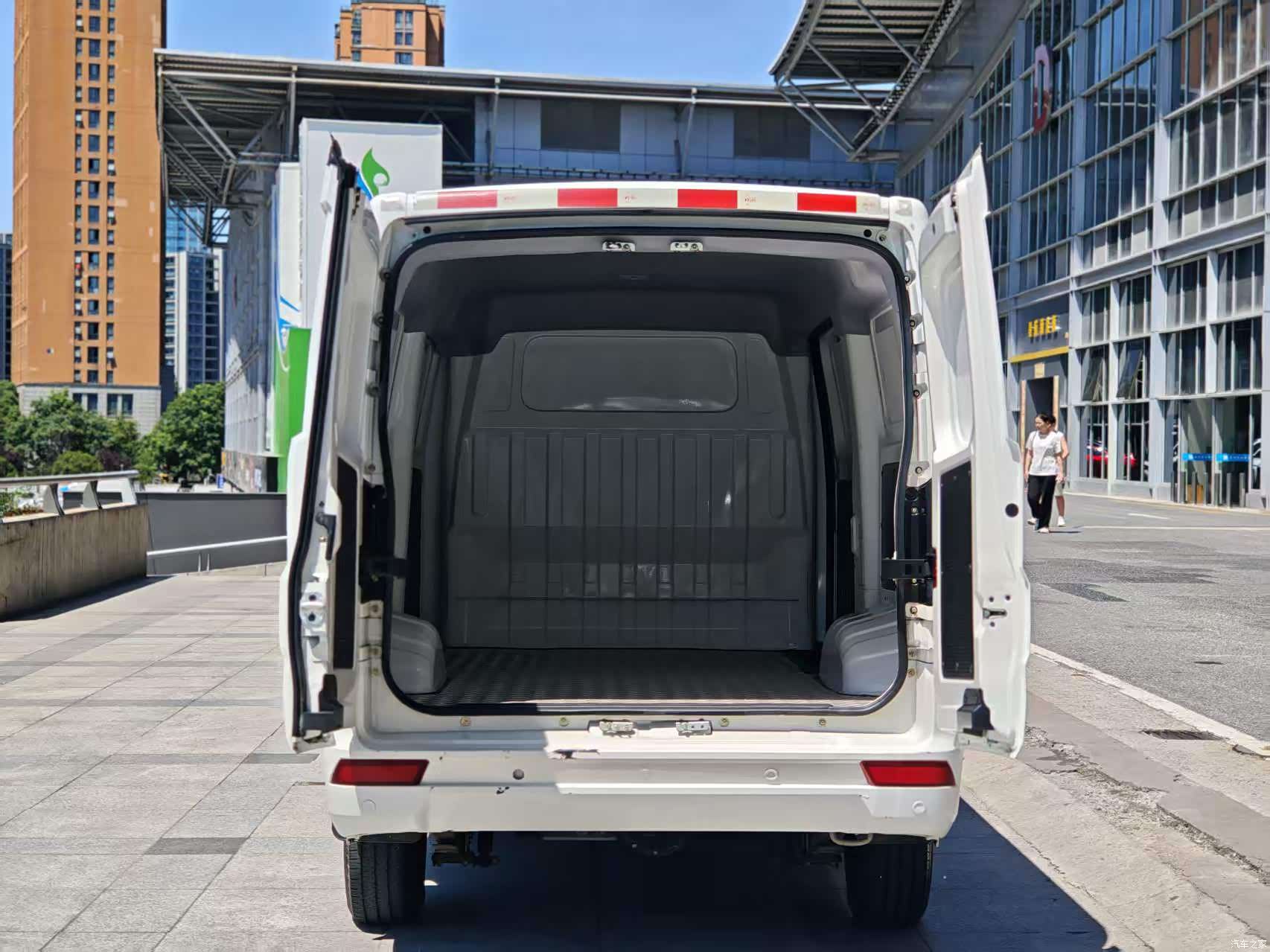 DongFeng EM26, 2025 7