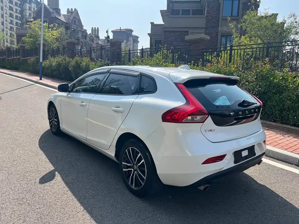 Volvo V40