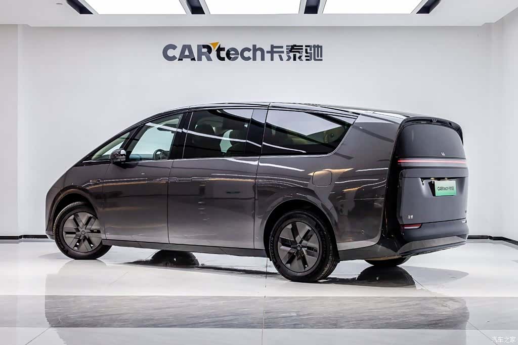 Li Auto MEGA, 2024 36
