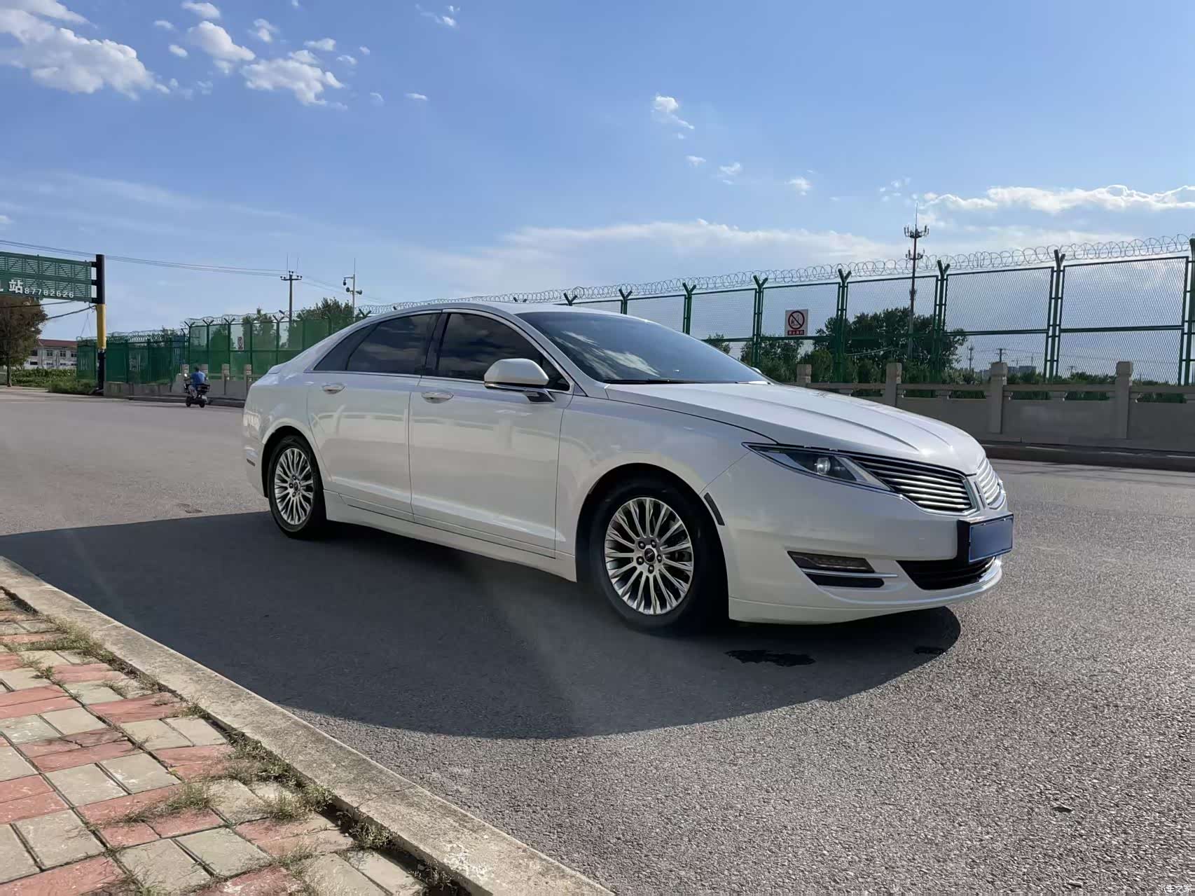Lincoln MKZ, 2016 3