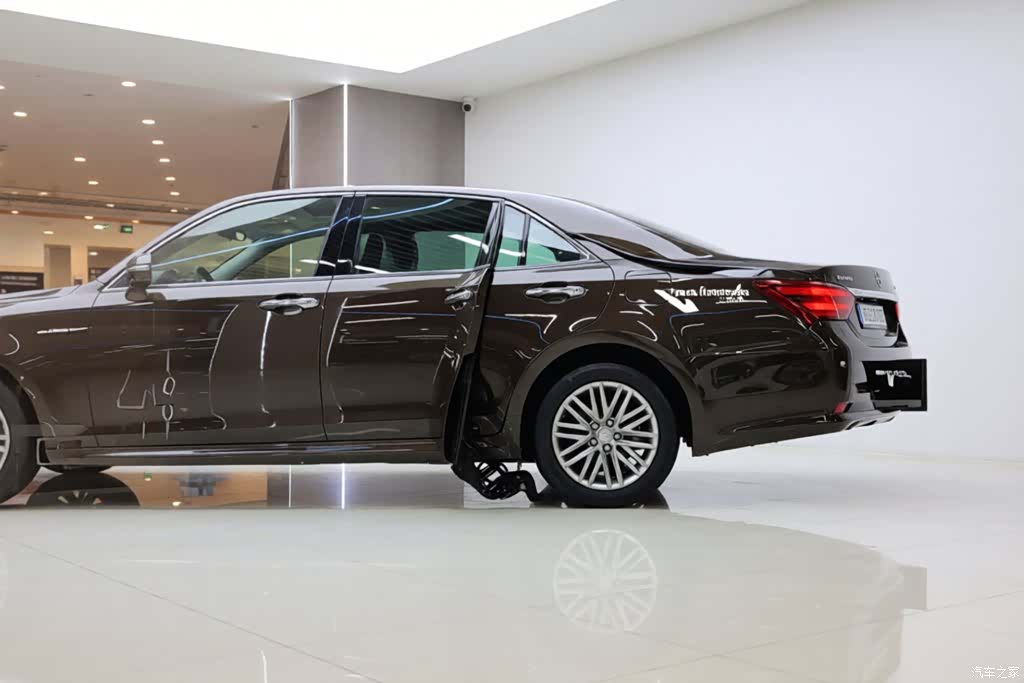 Toyota Crown, 2017 23
