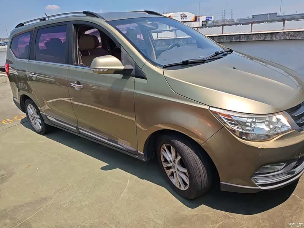 Wuling 730, 2016 4