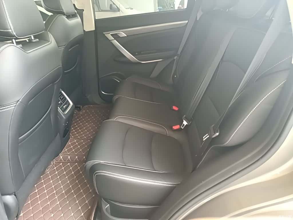 Geely FX, 2022 17