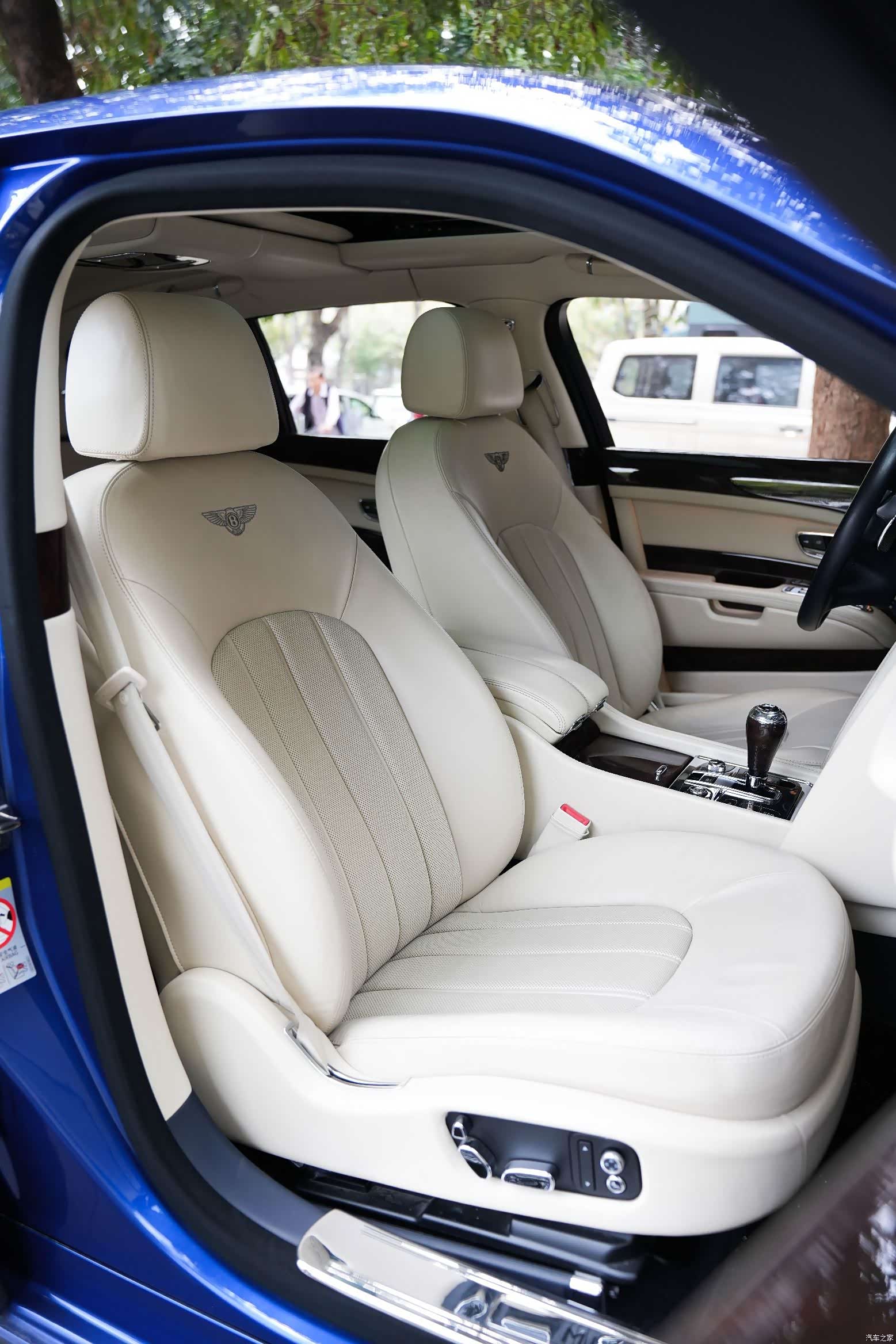 Bentley Mulsanne, 2013 16