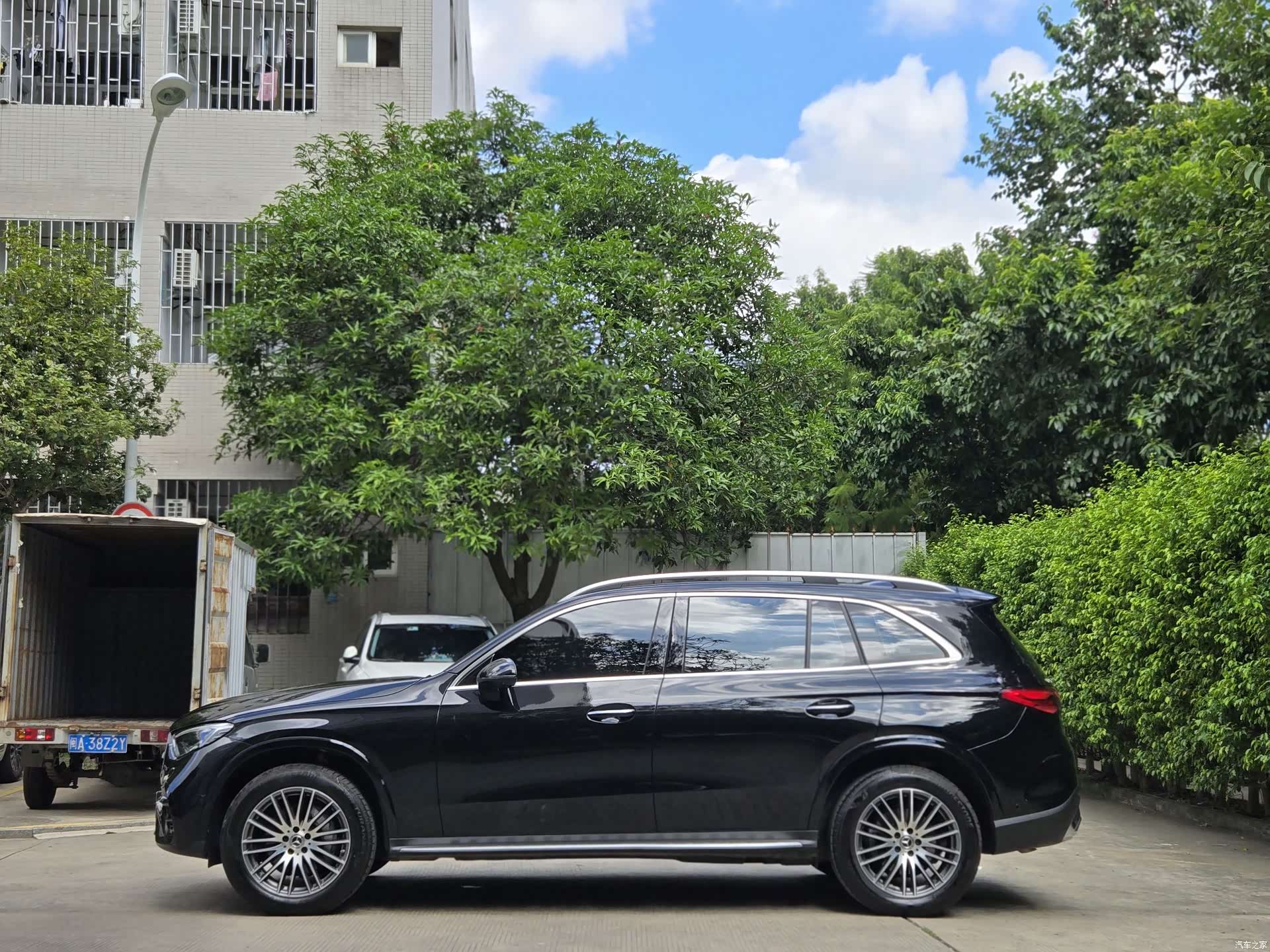 Mercedes-Benz GLC, 2024 11