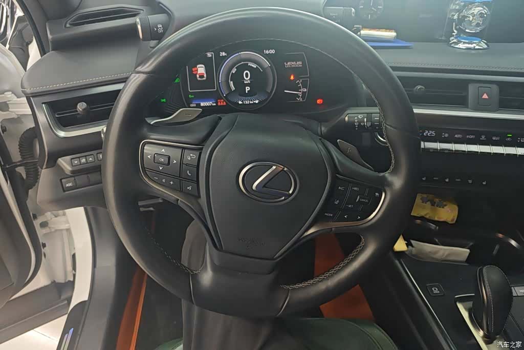 Lexus UX, 2022 15