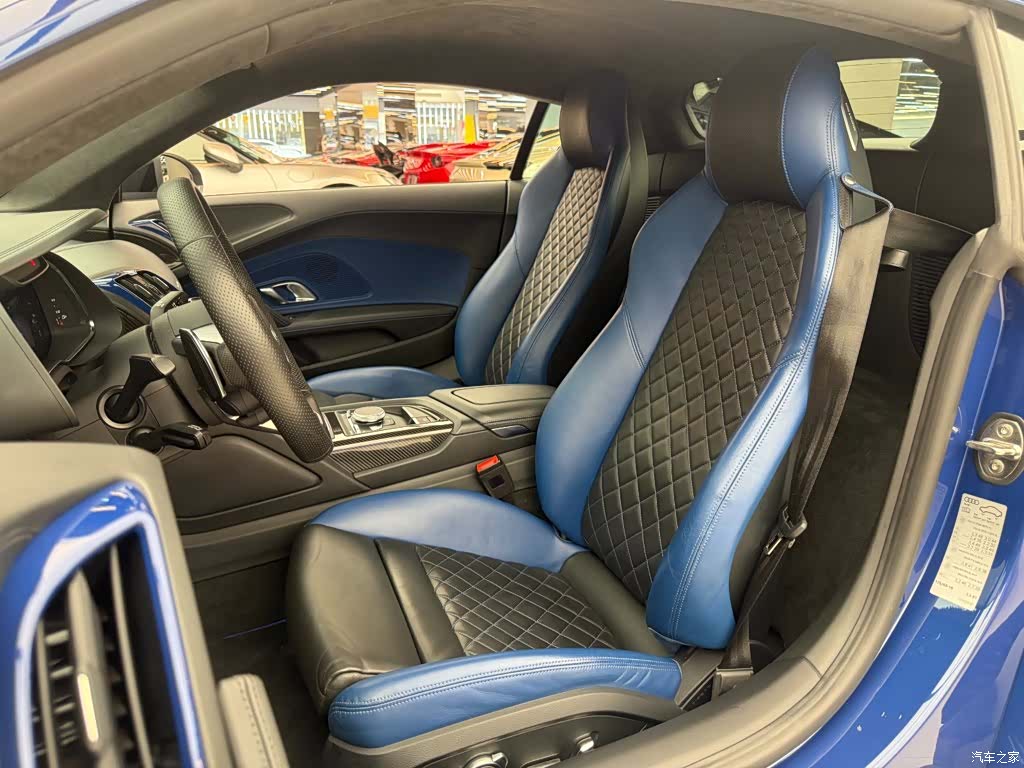 Audi R8, 2023 все фото