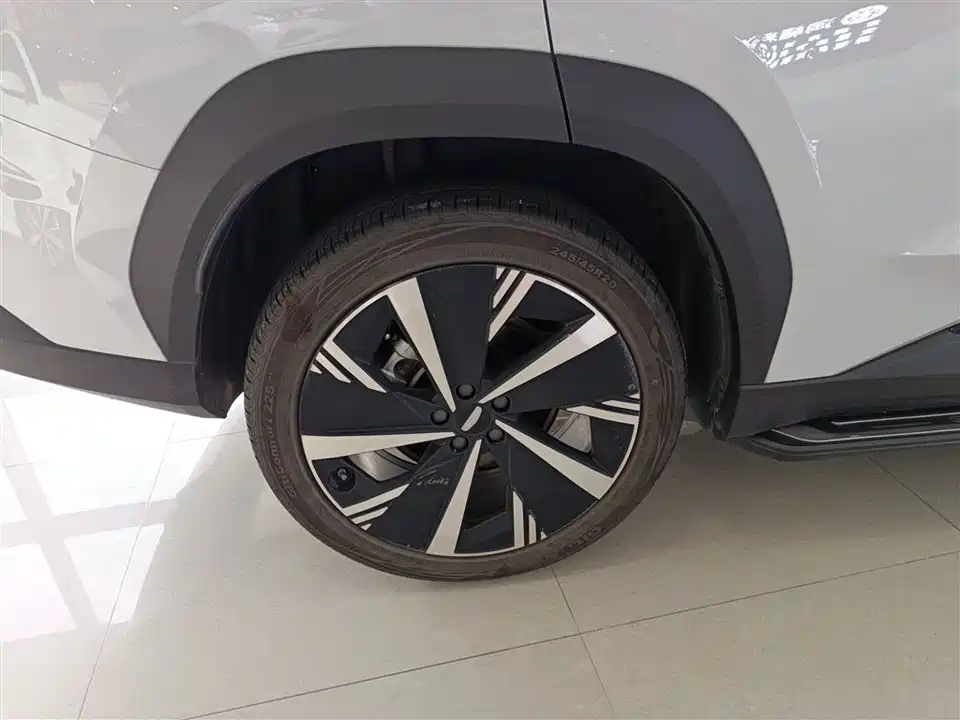 Geely Atlas L