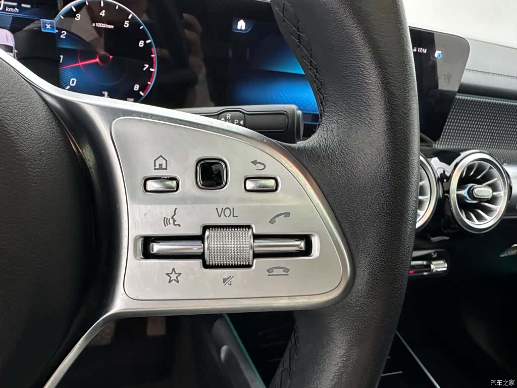 Mercedes-Benz GLB, 2022 26