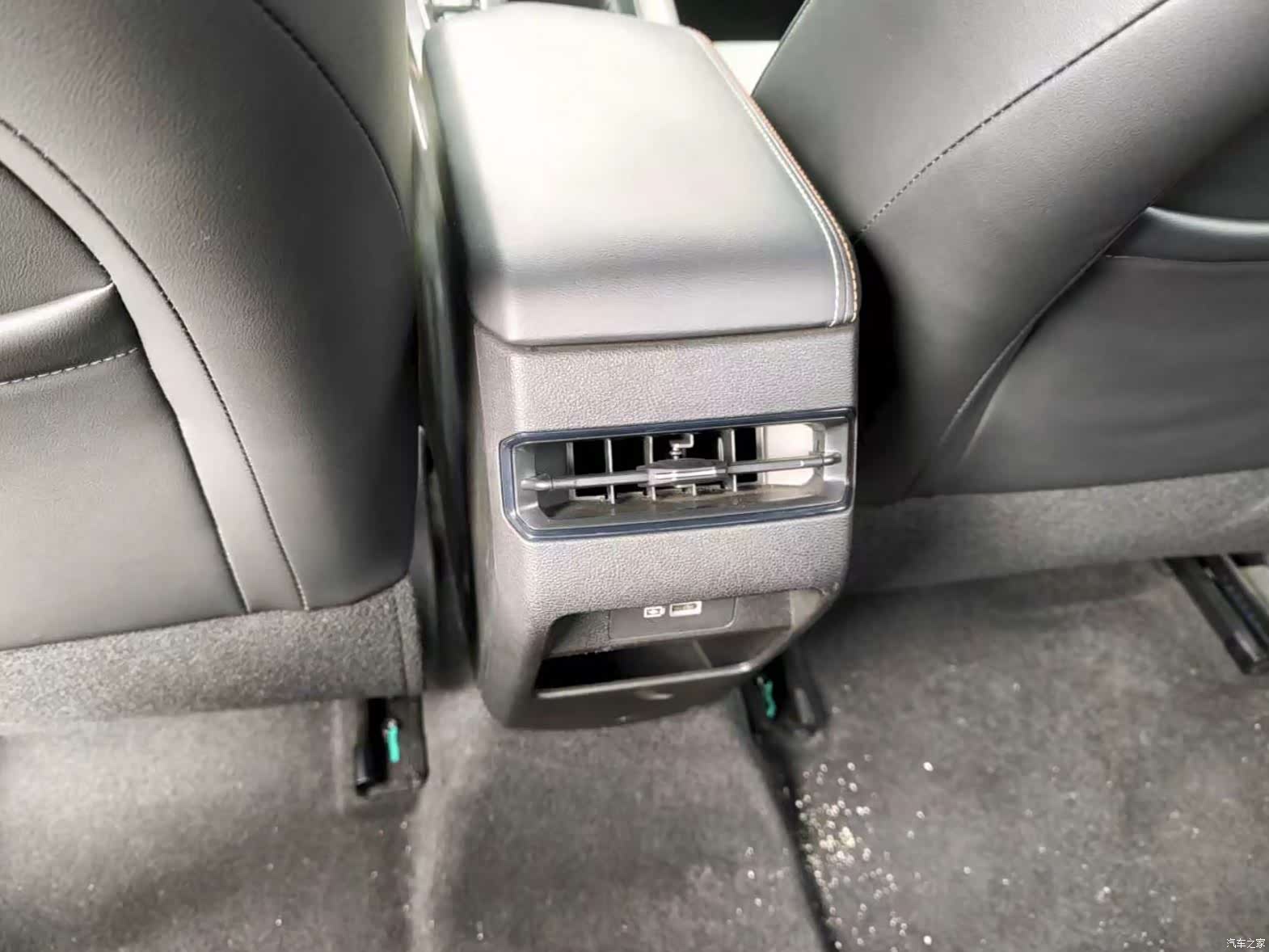 Geely Binray, 2022 12