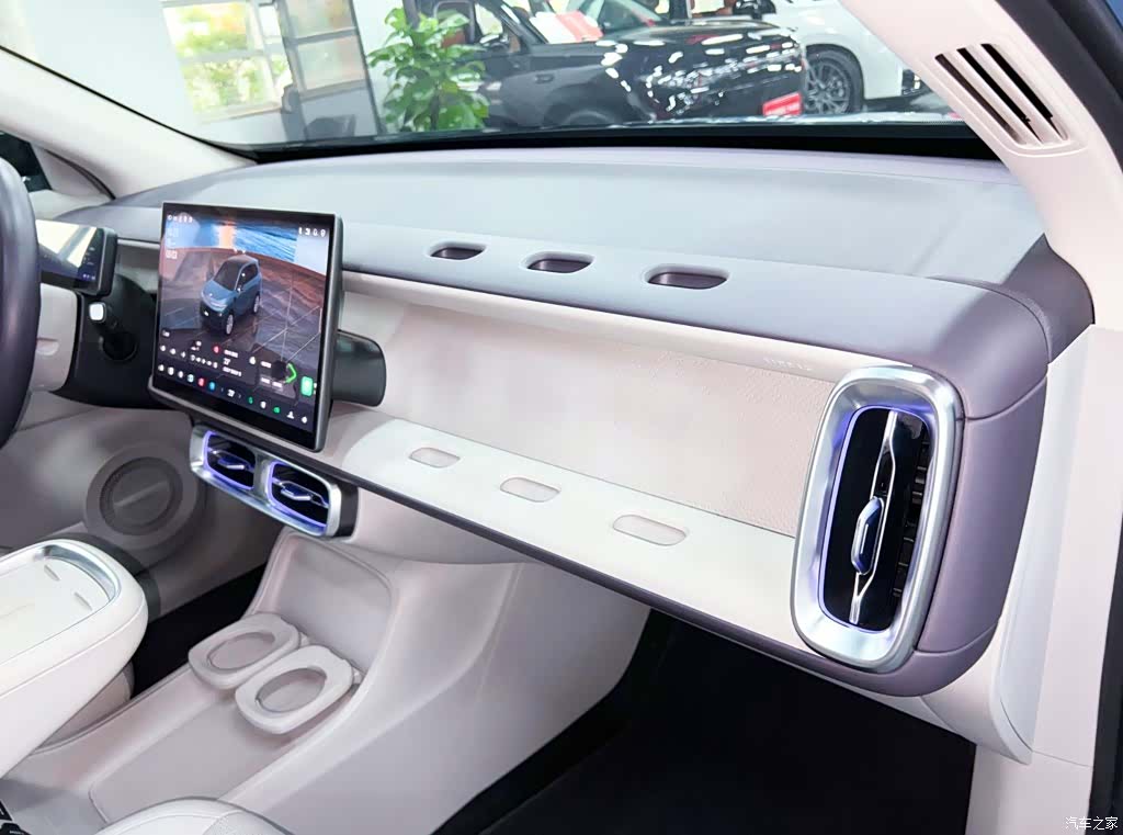 Leapmotor B10, 2025 20