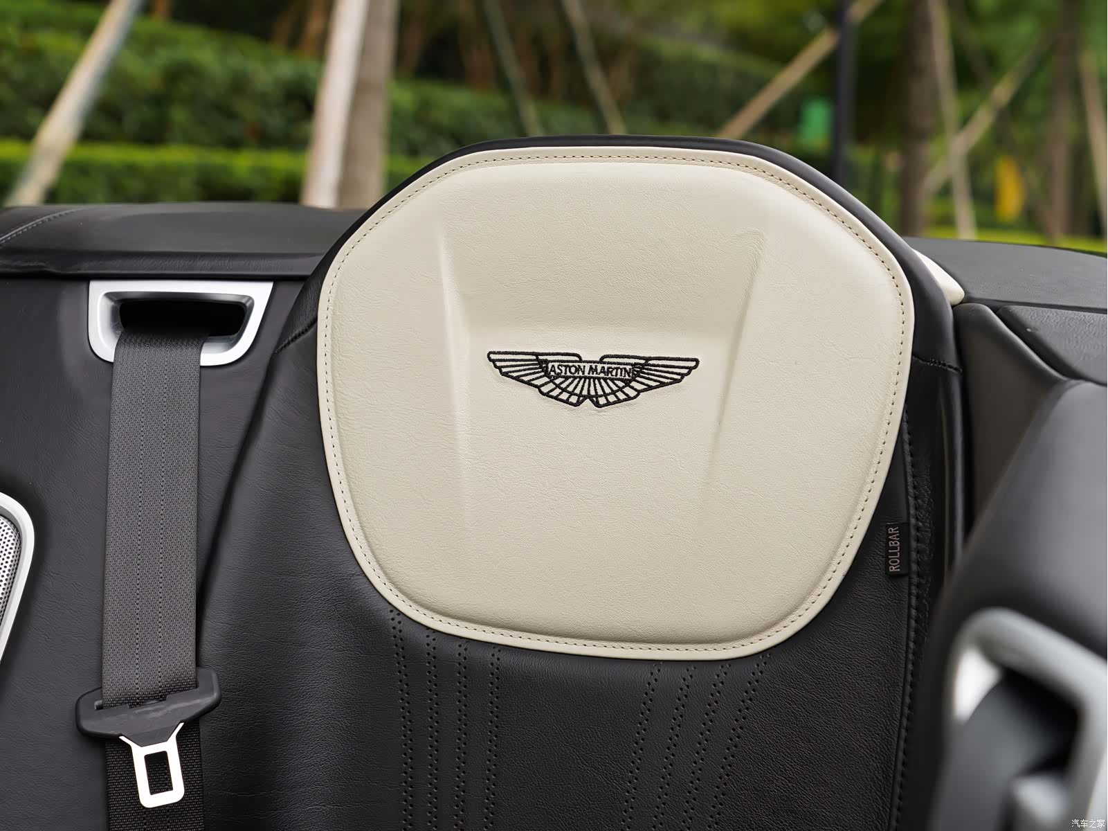 Aston Martin DB11, 2020 27