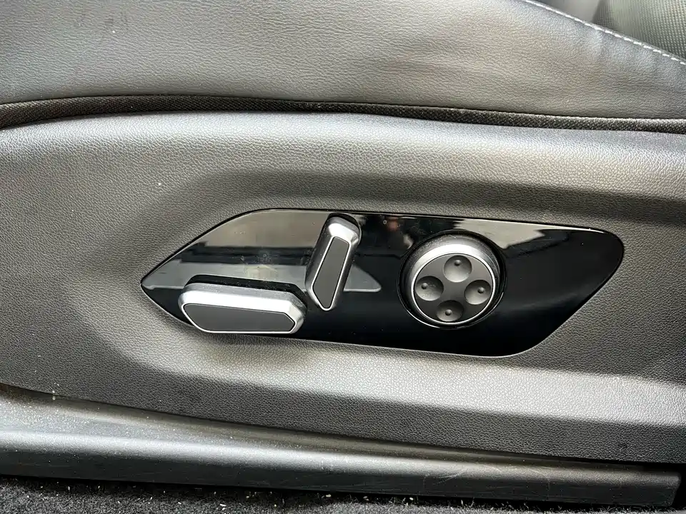 AITO Ask the world M5