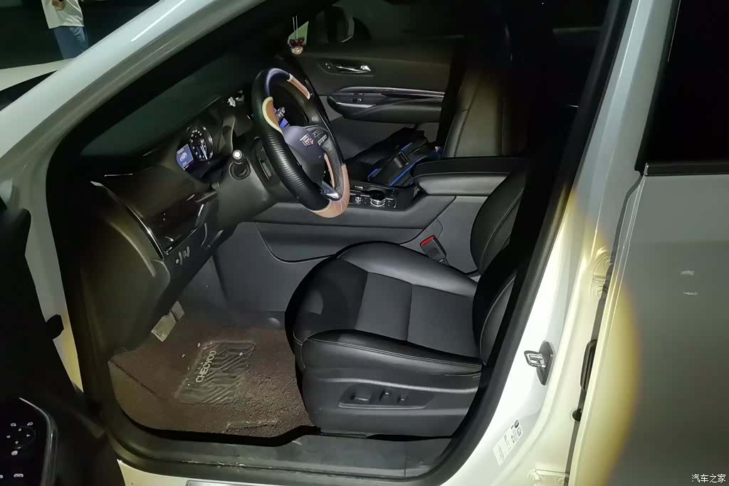 Cadillac XT4, 2020 9