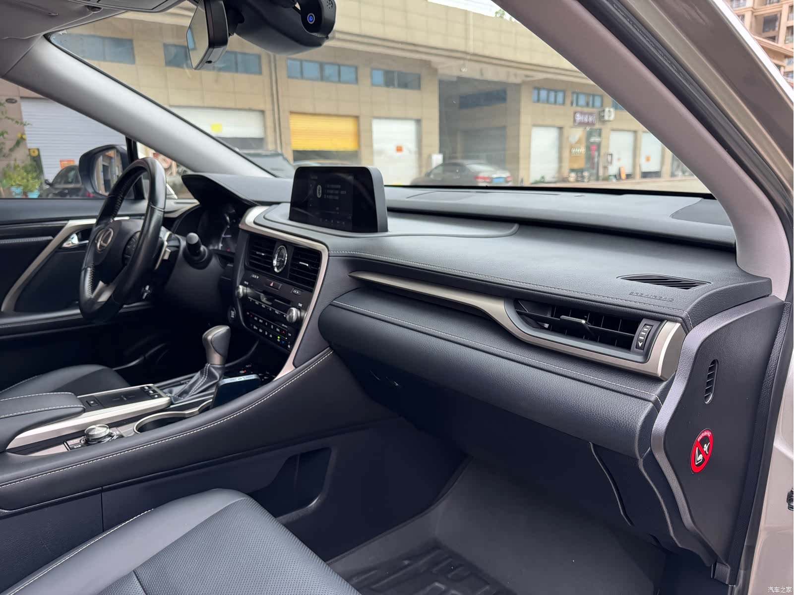Lexus RX, 2019 11
